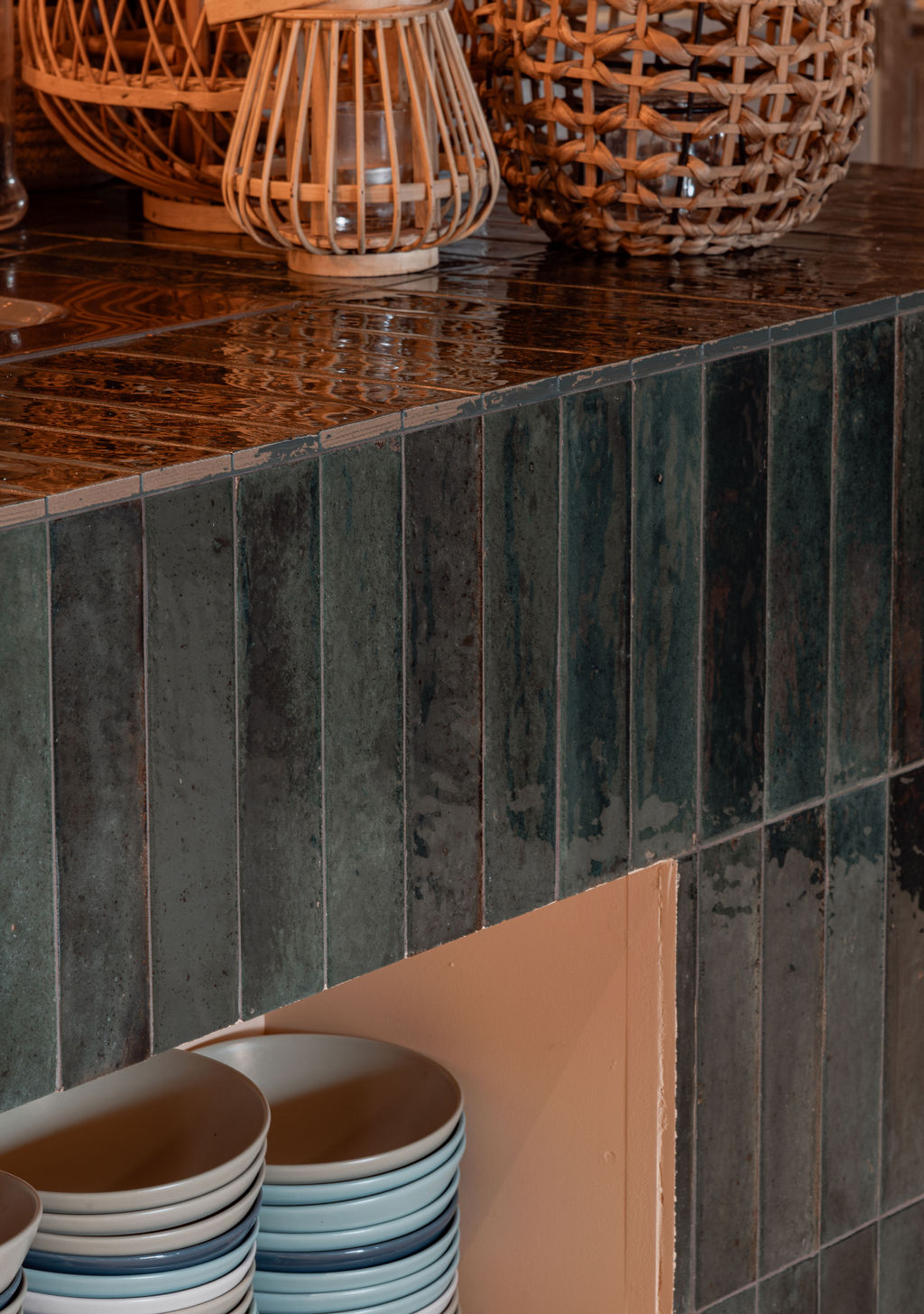 detail groene tegels in mediterrane stijl renovatie horeca inrichting Sint-Niklaas